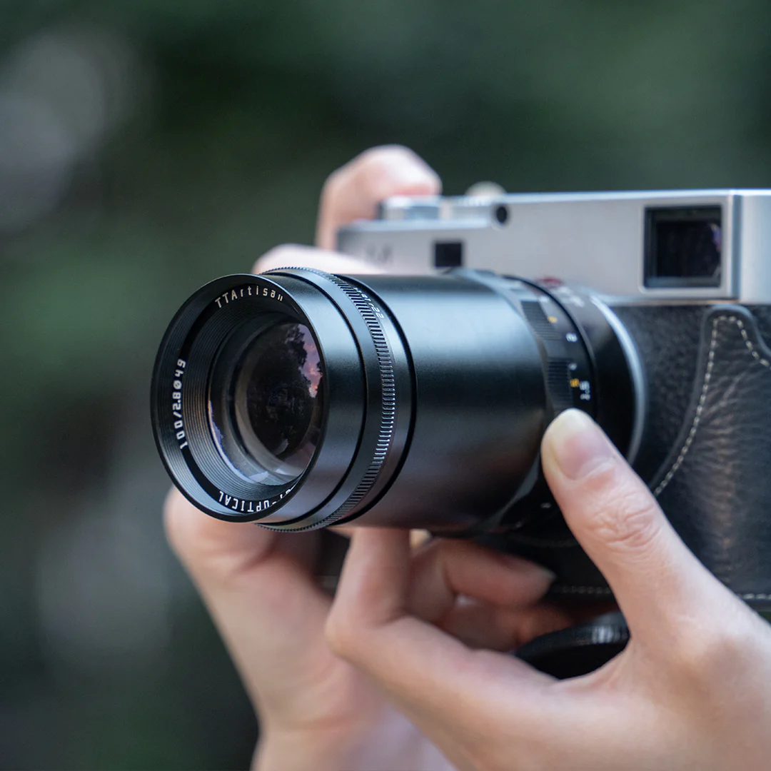 M 100mm F2.8 Bubble Bokeh - Image 4