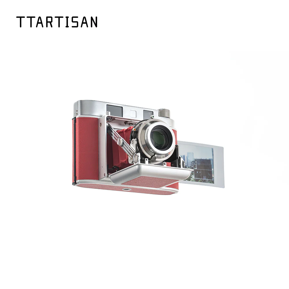203T Folding Instant Camera - Image 3