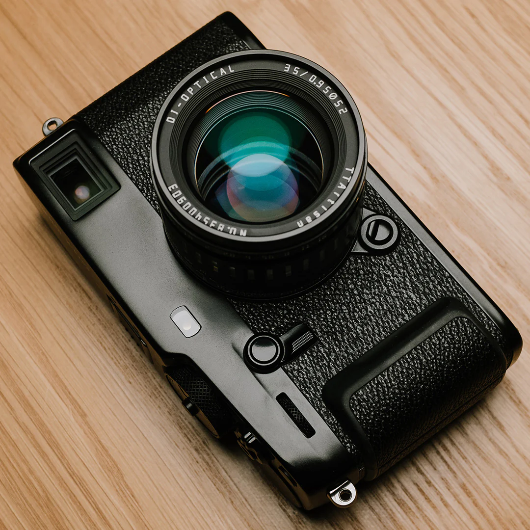 APS-C 35mm F0.95 - Image 6
