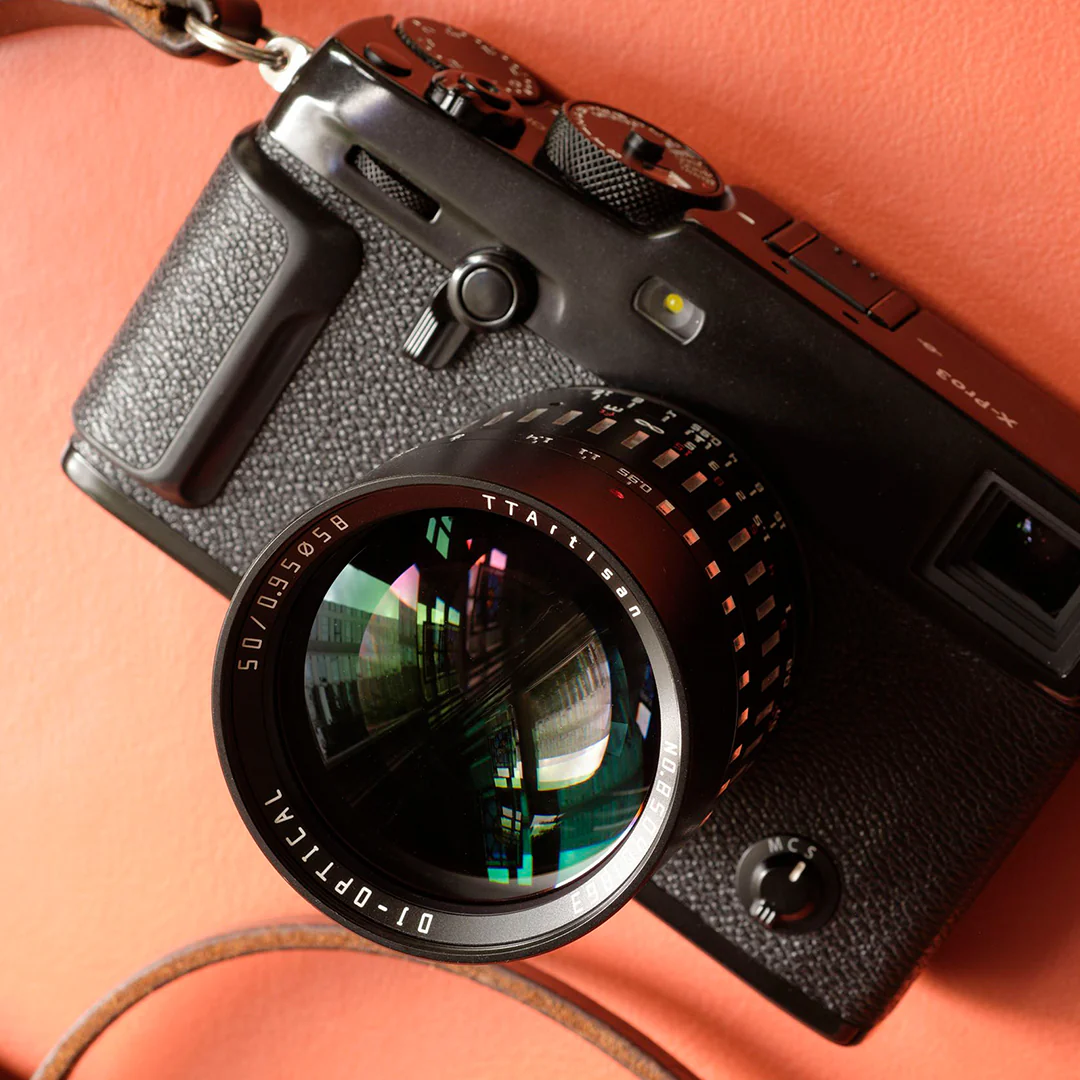 APS-C 50mm F0.95 - Image 5