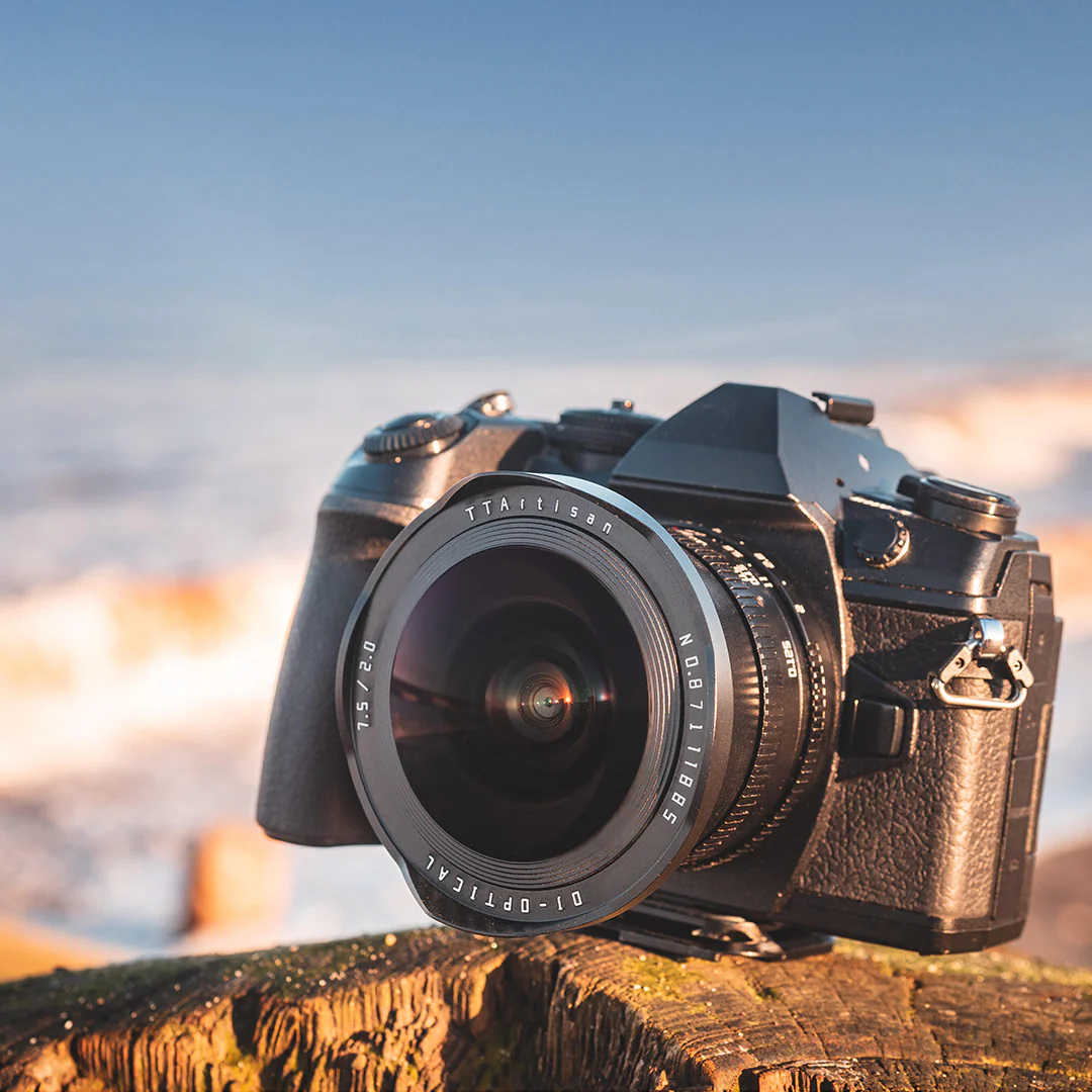 APS-C 7.5mm F2 - Image 3
